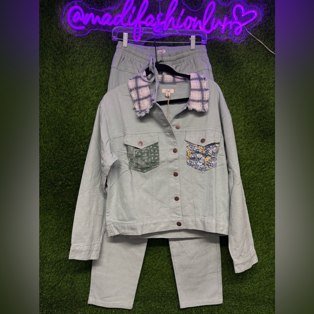 Easel Light Green Jacket and Pants Set with Plaid Collar